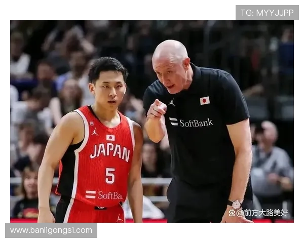 张伯伦内线篮板能力领先哈基姆显著改变球队防守体系